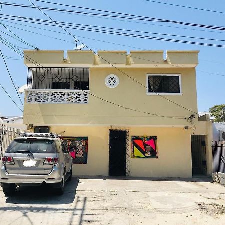 Casa Hostal Buenavista バランキージャ エクステリア 写真